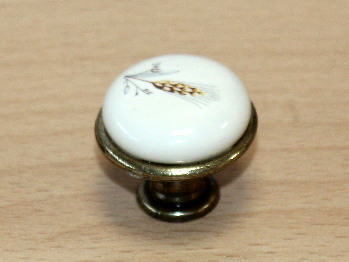 11053 knopka 29mm mosaz - porcelánový klásek