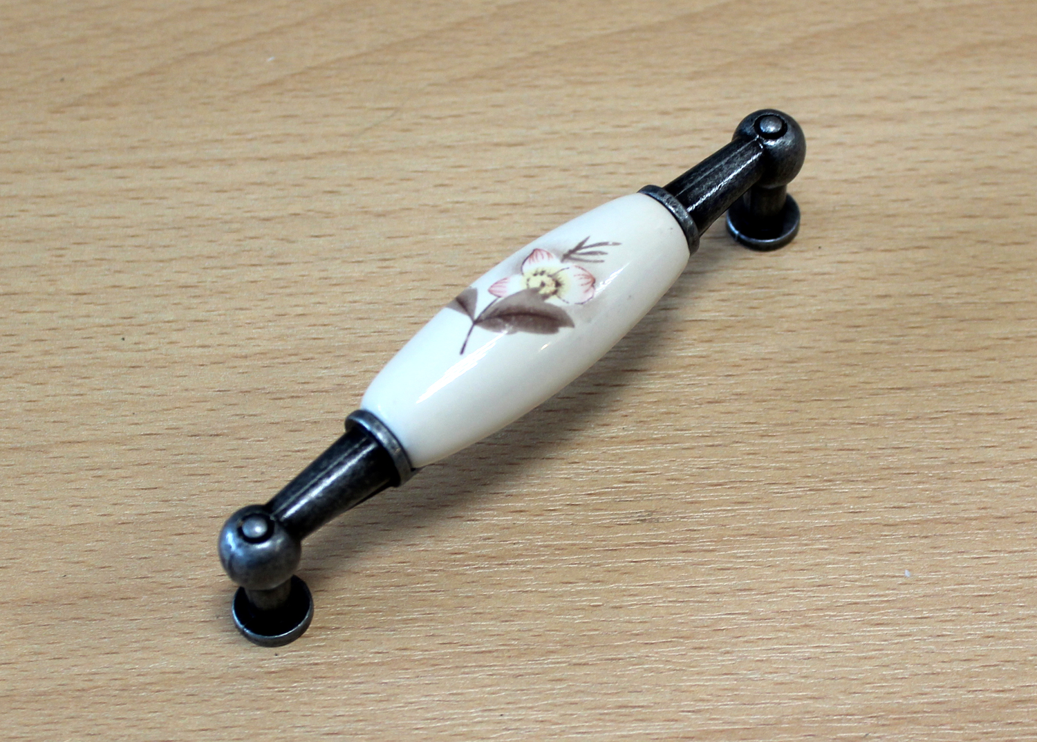 11087 - úchyt 96mm zinek - porcelánový MLK7