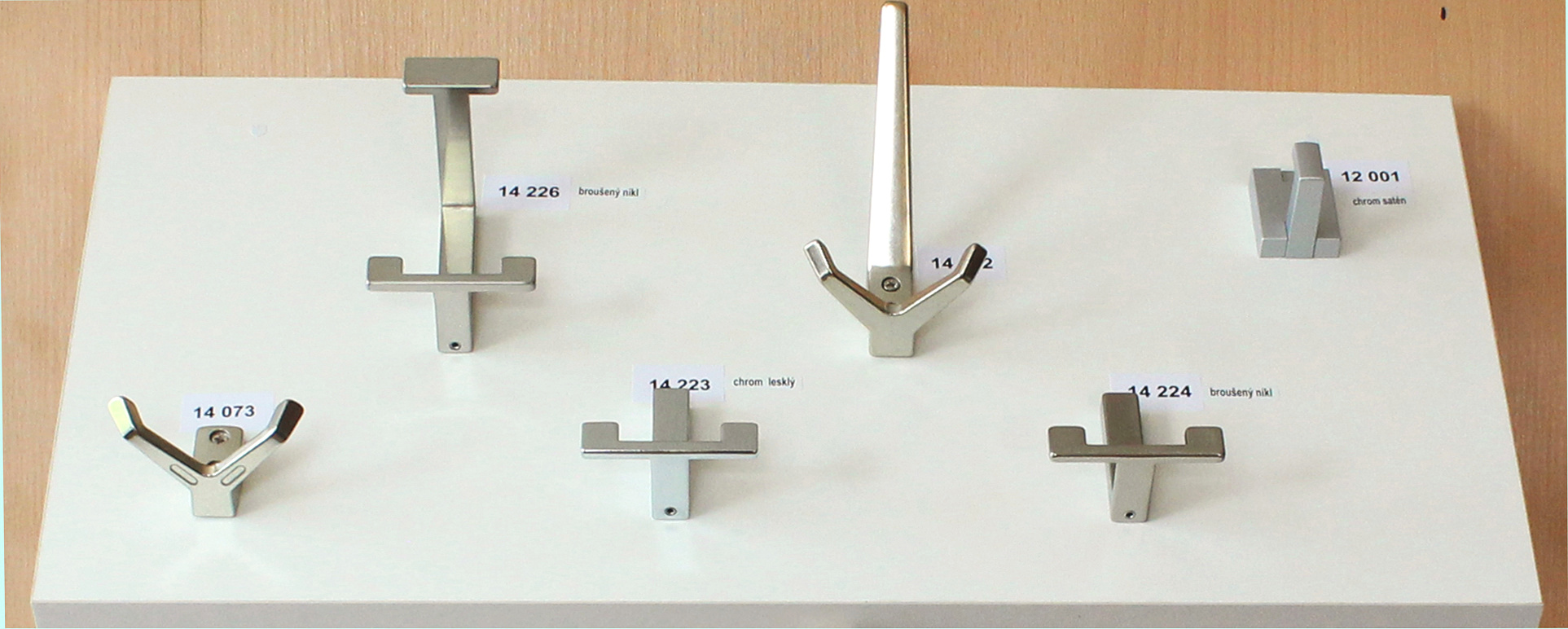 12001 věšák SIRO satén chrom