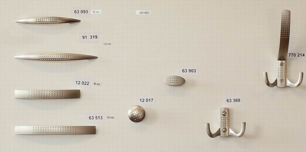 12022 úchytka KARINA rozteč 96mm satén nikl