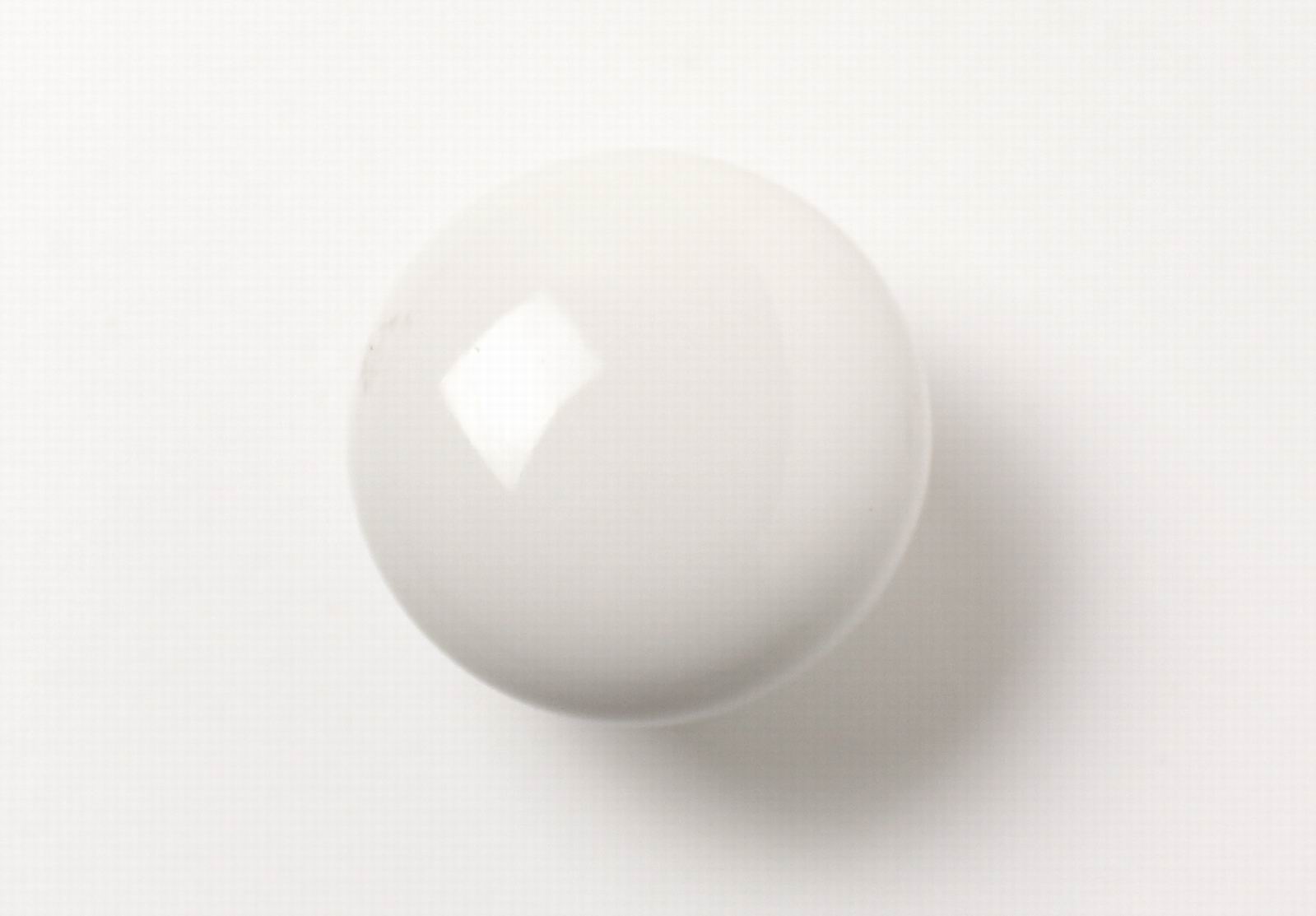 12072 úchytka JULIUS rozteč 33mm porcelán