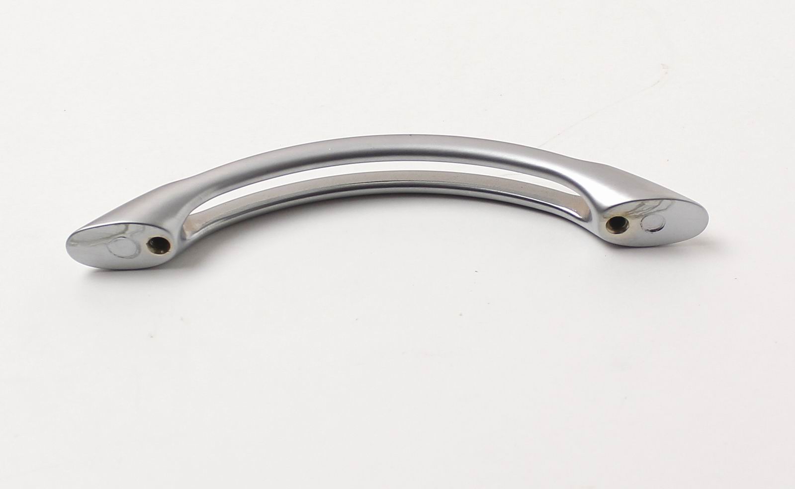 12086 úchytka AXA rozteč 96mm satén chrom