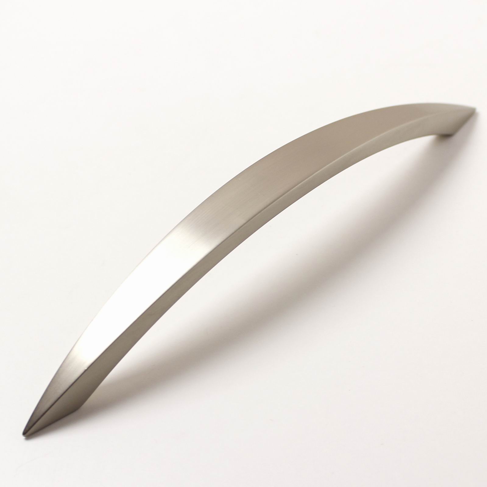 12105 úchytka rozteč 192mm ocel mat