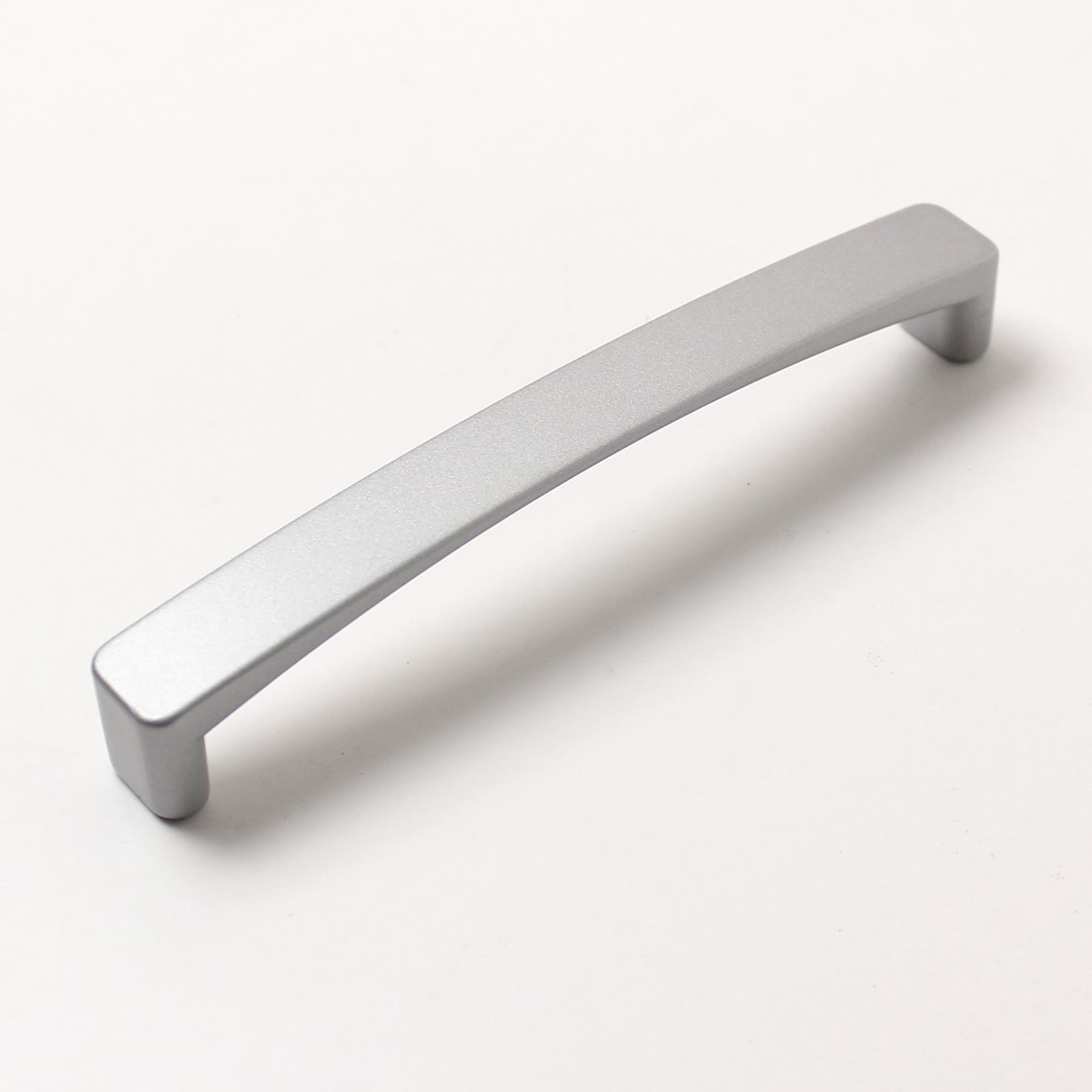 12435 úchytka KUBA rozteč 128mm Alu efekt