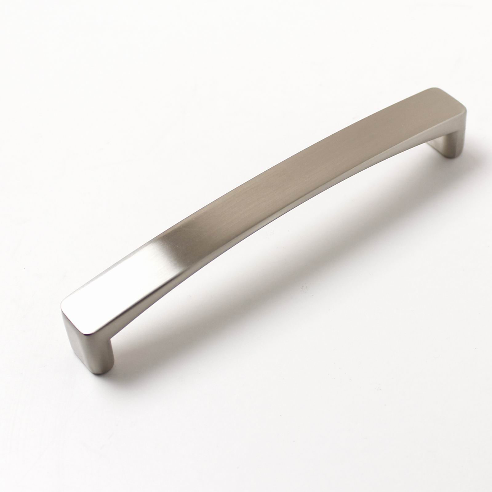 12436 úchytka KUBA rozteč 128mm nikl broušený