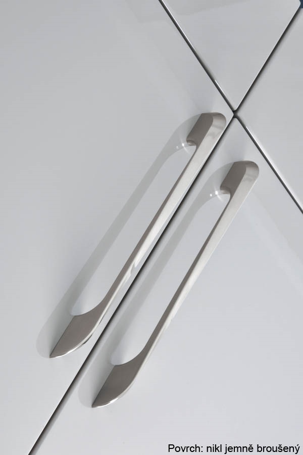 12598 úchytka Kovová -