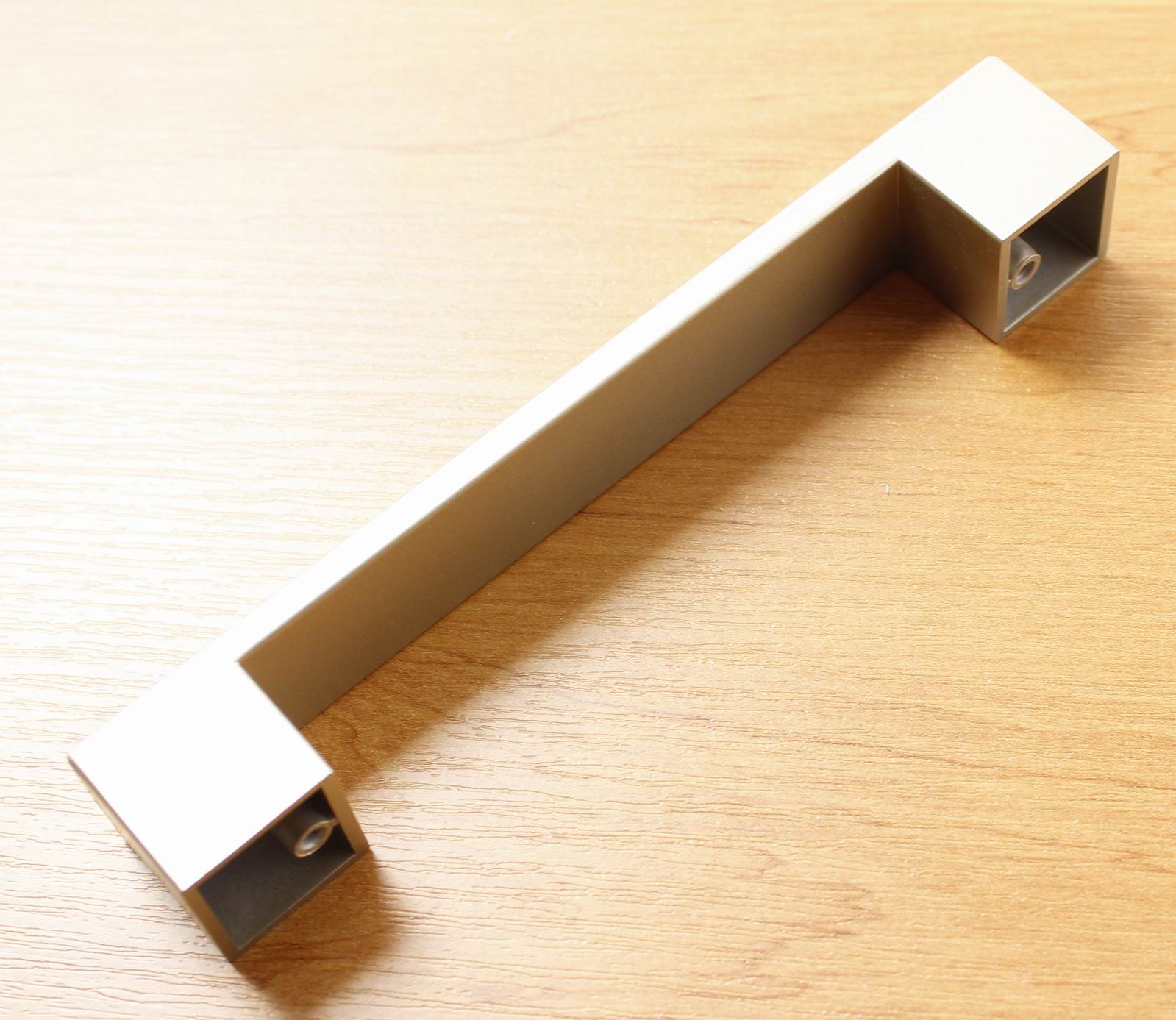 12780 úchytka IRIS rozteč 128mm nikl efekt