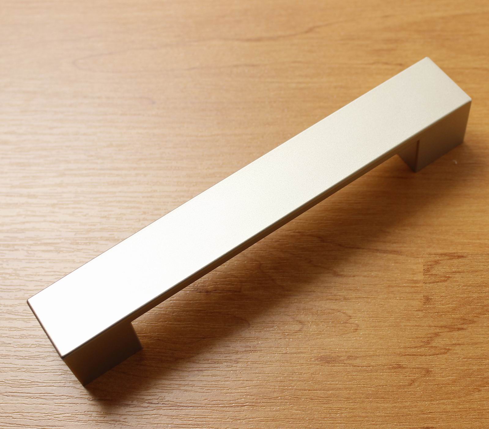 12780 úchytka IRIS rozteč 128mm nikl efekt