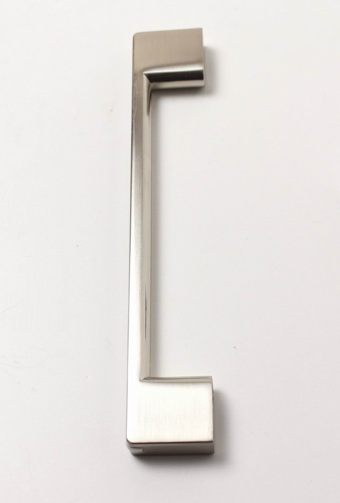 12823 úchytka SONY rozteč 160mm nikl broušený bílá