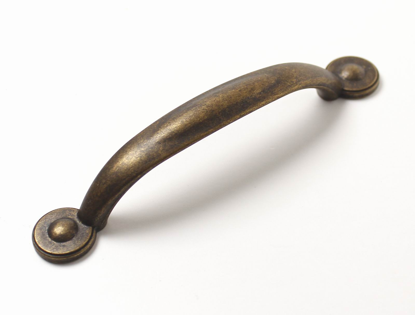 12920 úchytka STELA rozteč 96mm staromosaz