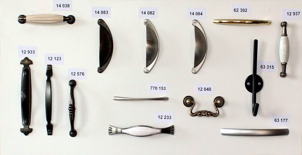 12933 úchytka LILI staromosaz