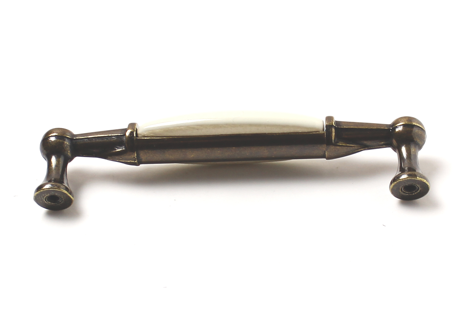 12935 úchytka ERIKA rozteč 96mm staromosaz porcelán