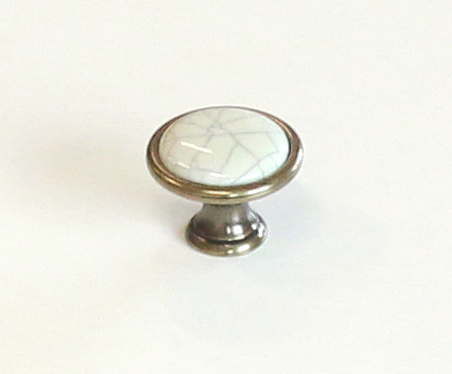 12938 knopka RUDA staromosaz porcelán popraskaný