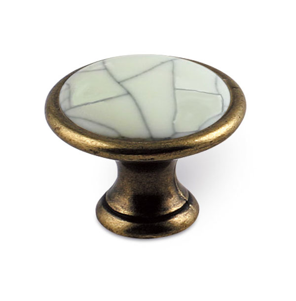 12938 knopka RUDA staromosaz porcelán popraskaný