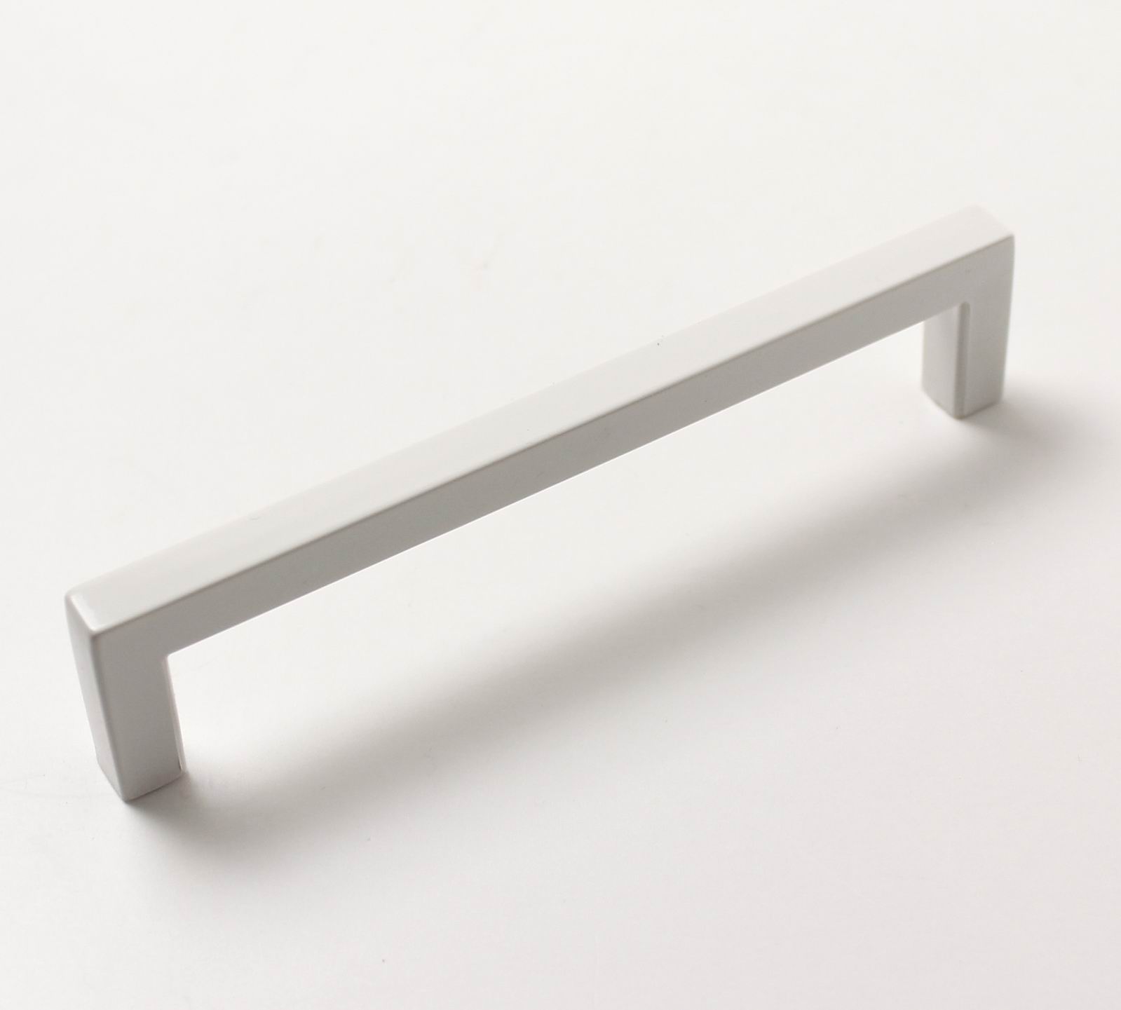 14028 úchytka ALFA rozteč 128mm bílá