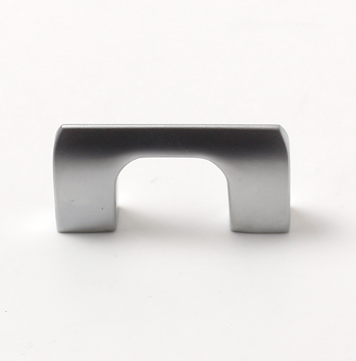 14048 úchytka VANDA rozteč 32mm satén chrom