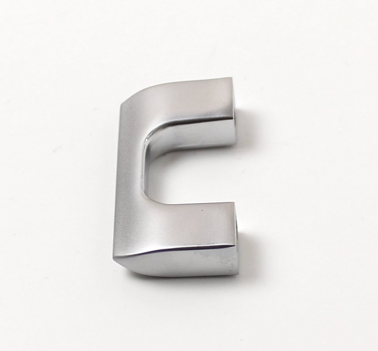 14048 úchytka VANDA rozteč 32mm satén chrom