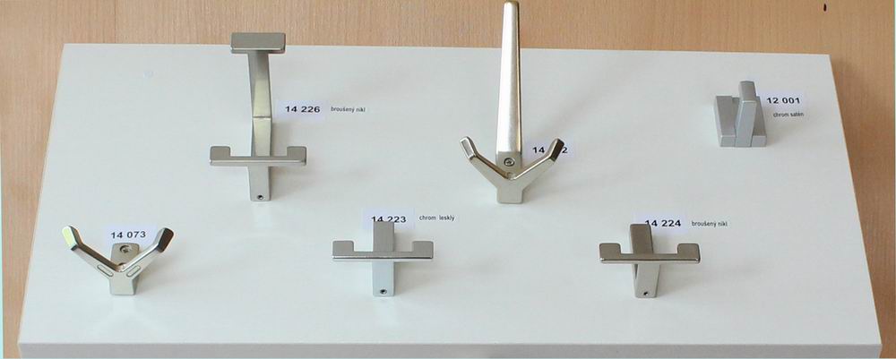 14073 věšák OTÍK hliník elox lesk