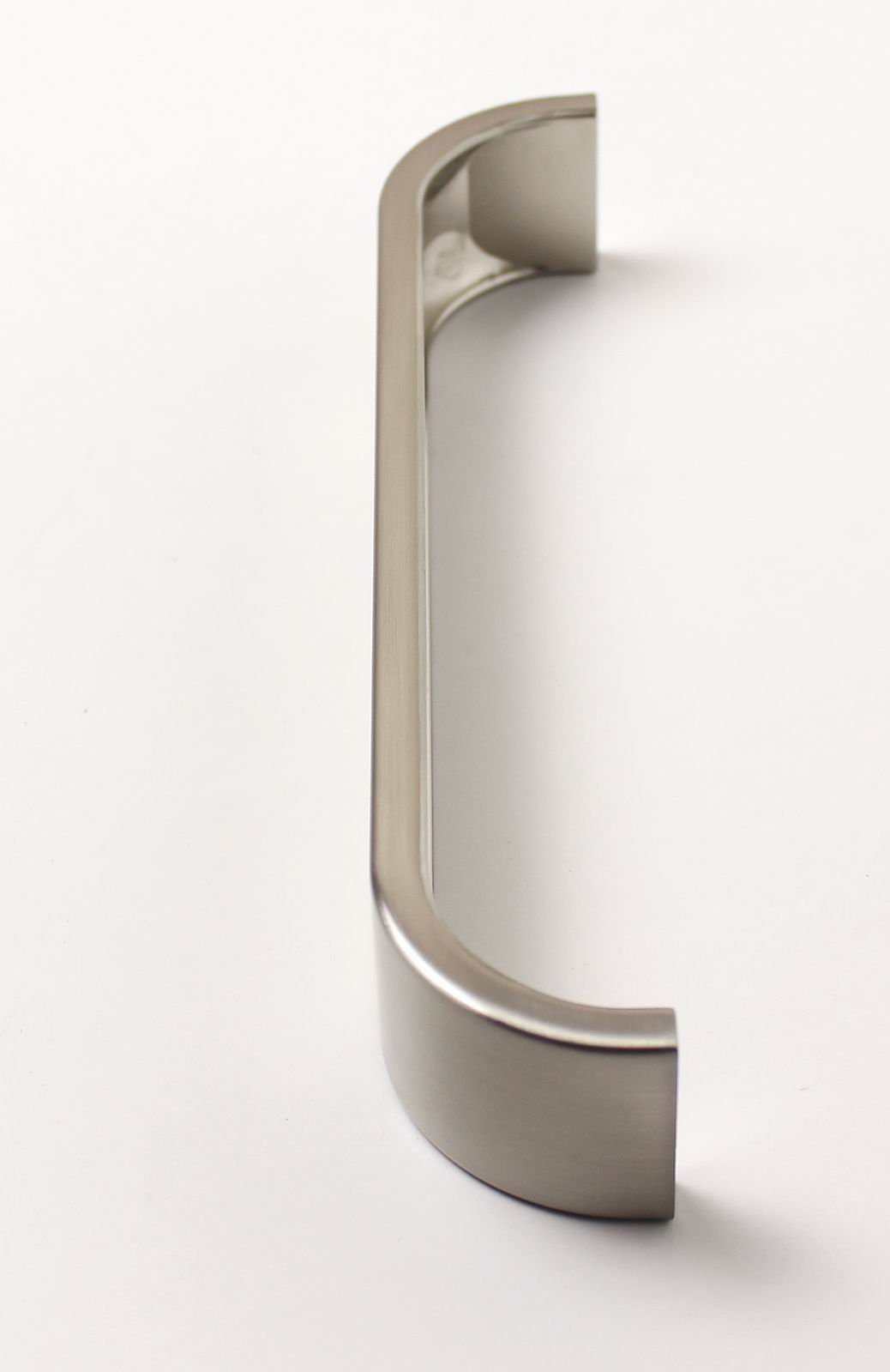 14075 úchytka rozteč 224mm broušený nikl