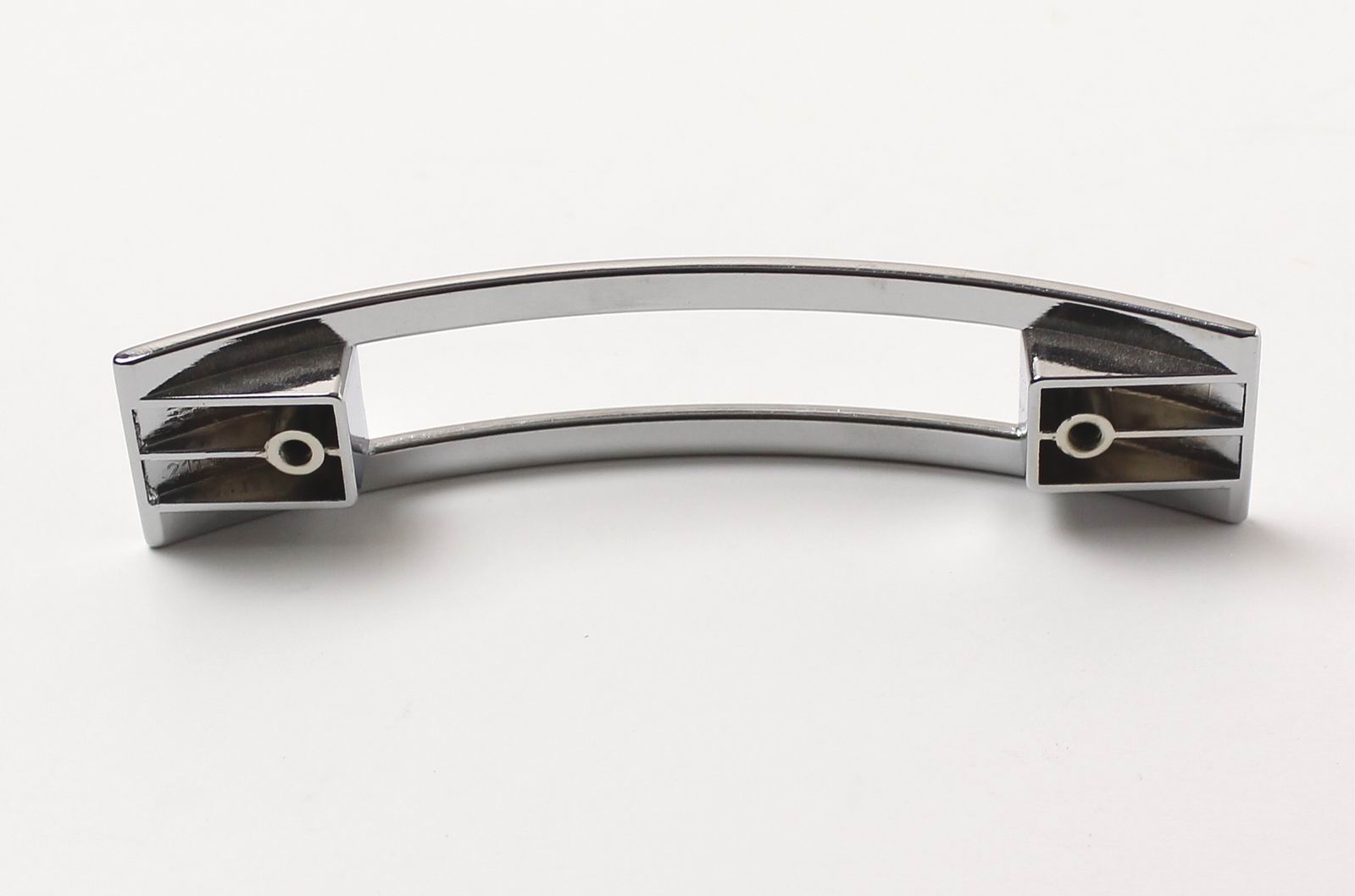 14132 úchytka BOSS rozteč 96mm chrom lesklý