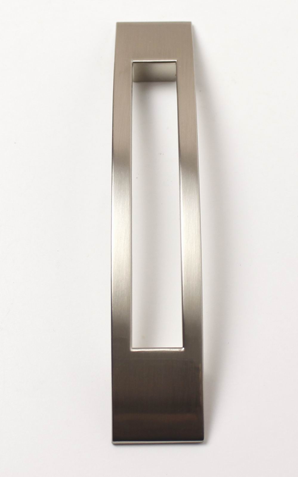 14135 úchytka BOSS rozteč 128mm broušený nikl