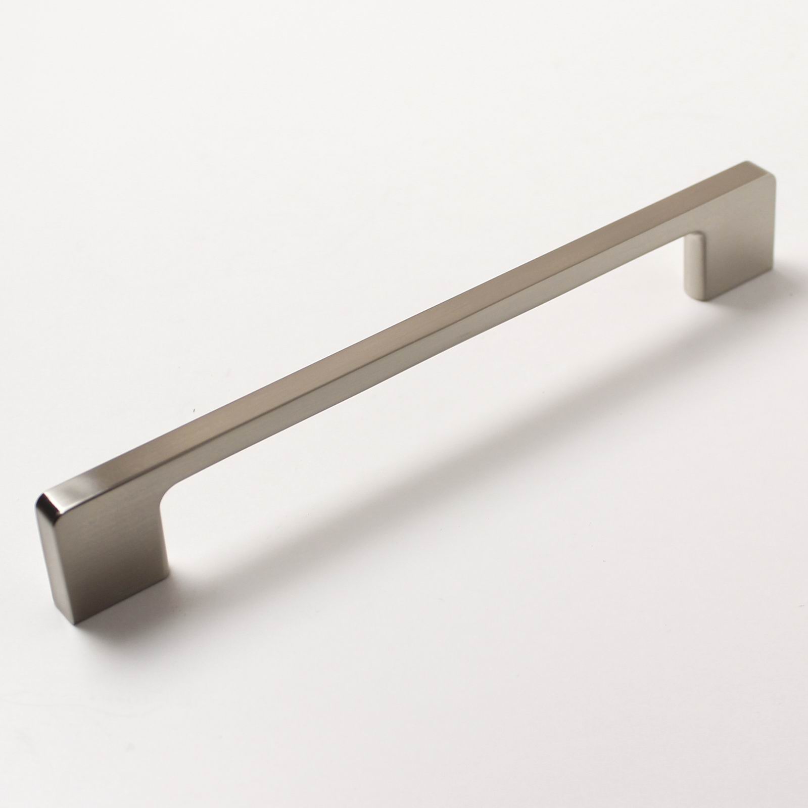 14150 úchytka MILA 192 rozteč 192mm broušený nikl