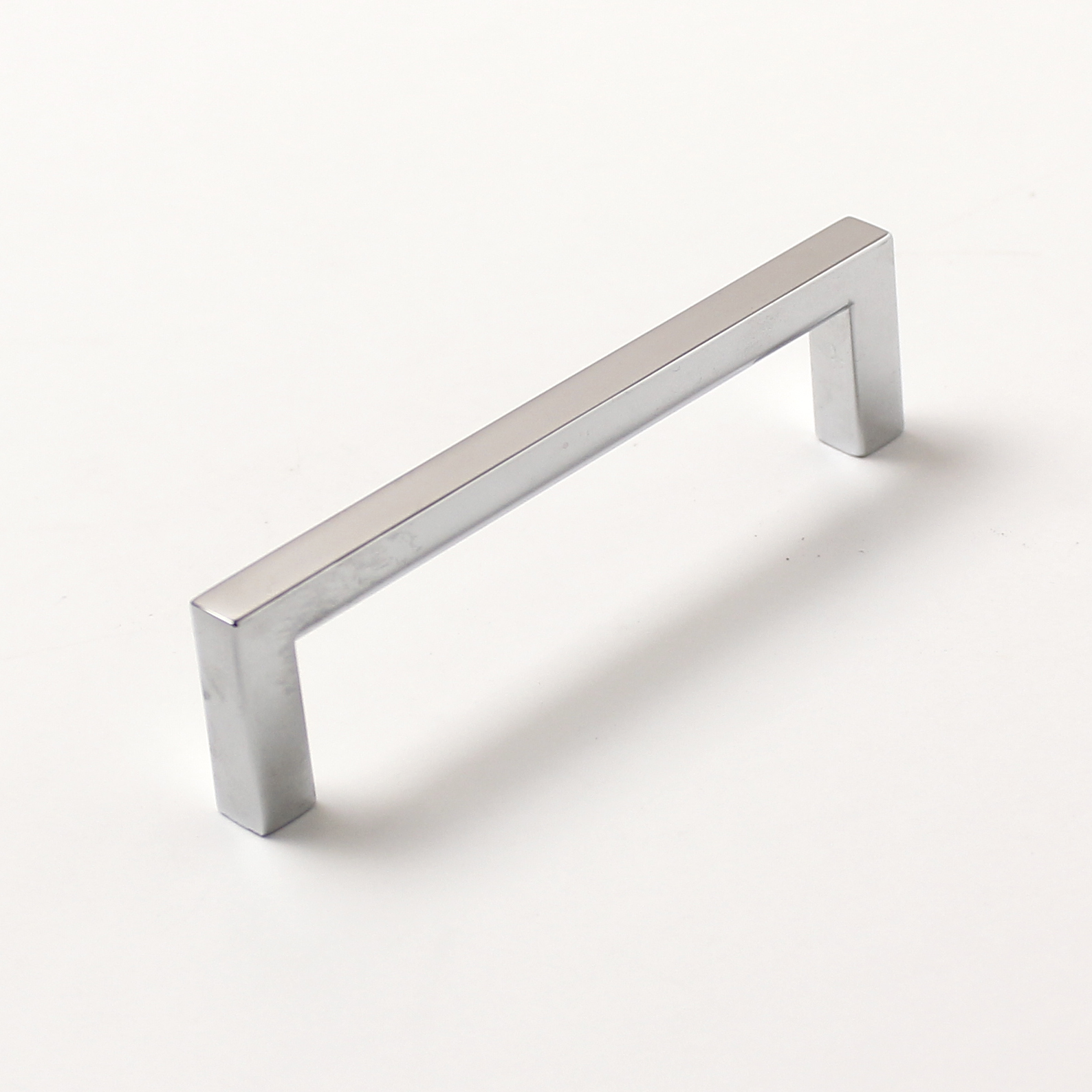 14197 úchytka MILENA 96 rozteč 96mm chrom lesk