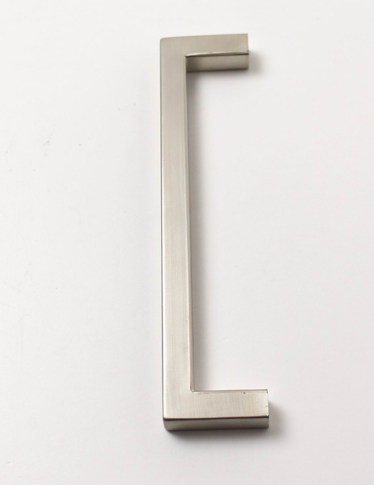 14514 úchytka plastová rozteč 128mm nikl broušený