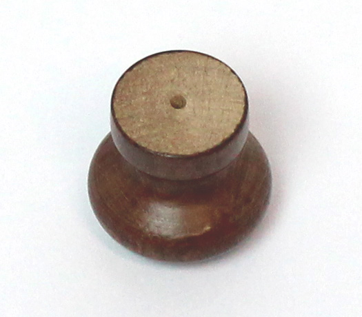 47008 úchytka buk hnědá 30x29mm