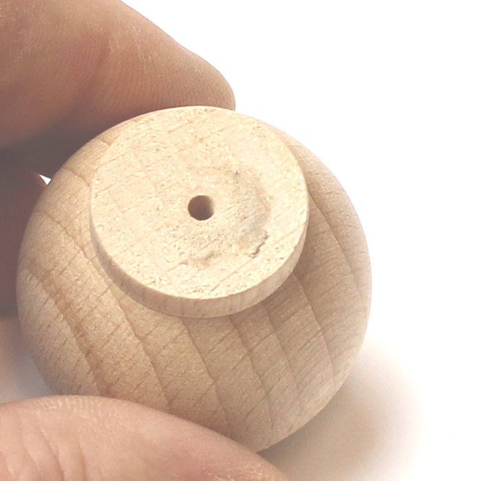 47018 úchytka dřevěná buk brouš. přír.35x36mm