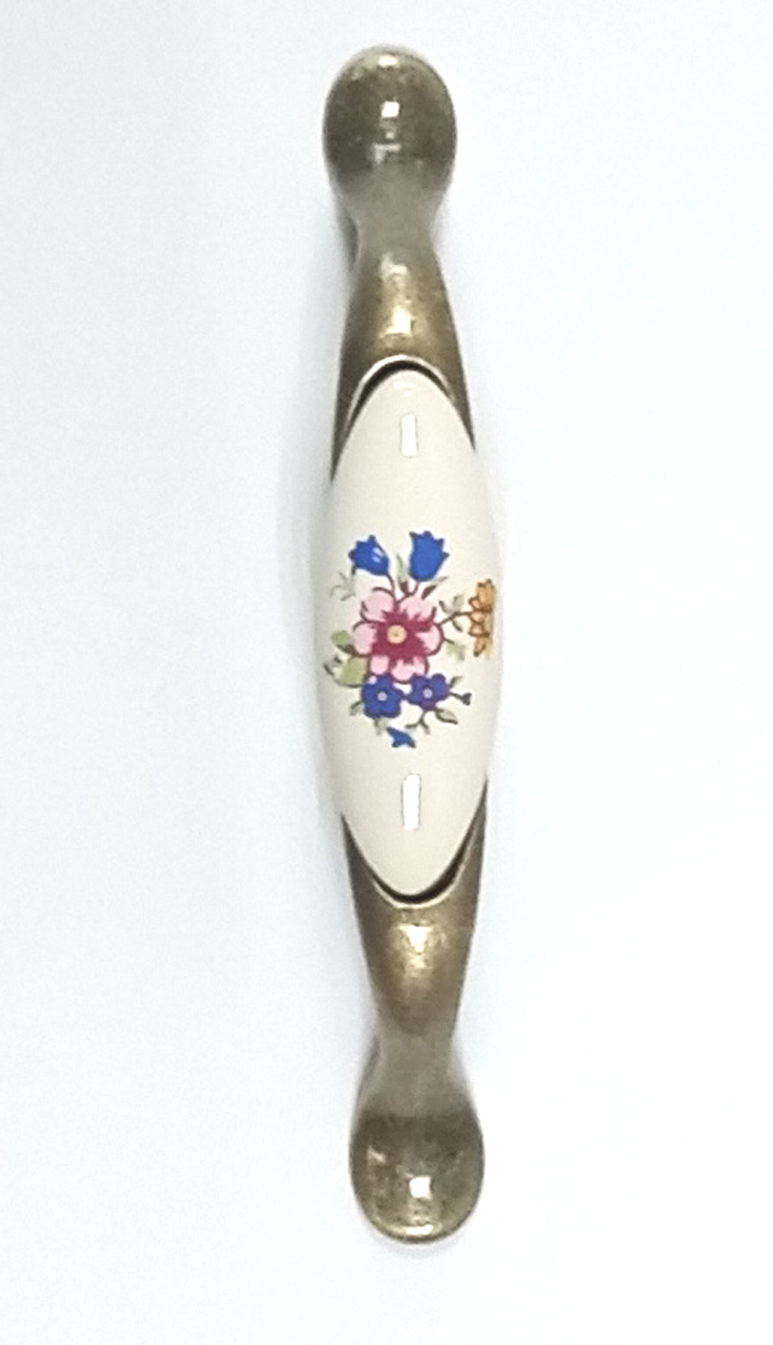 62143-úchytka 96mm staromosaz porcelán kytka