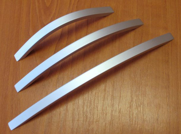 62233 úchytka ALIS rozteč 128mm hliník