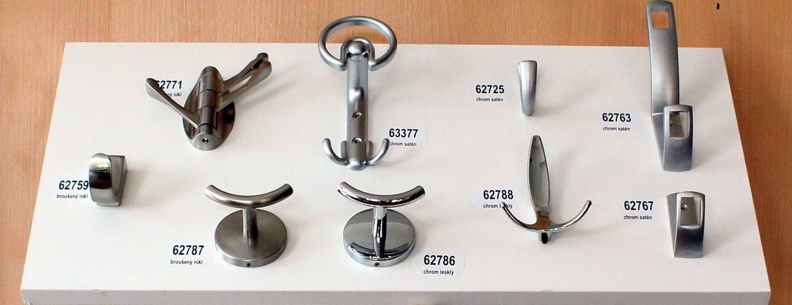 62763 věšák KORA chrom satin