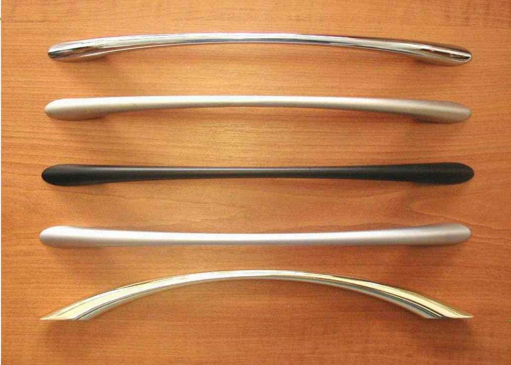 63024 úchytka ORIS rozteč 64mm bílá