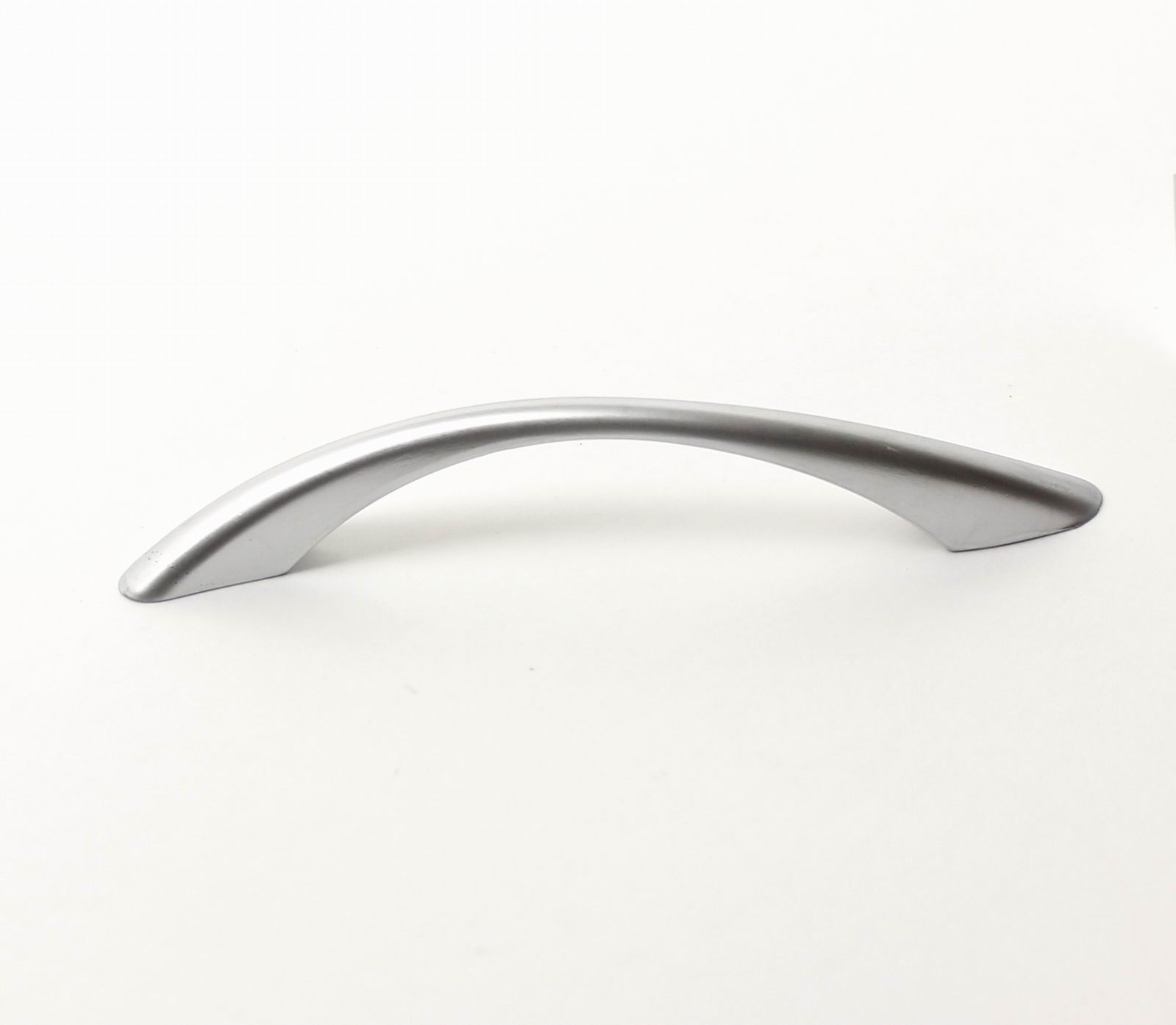 63037 úchytka ELEGANT rozteč 96mm satén chrom