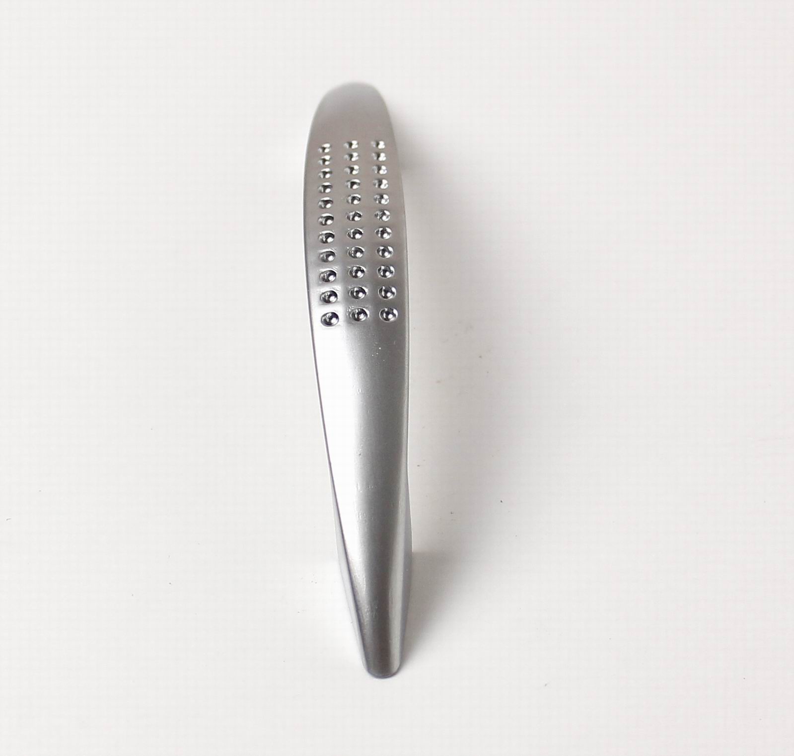 63097 úchytka JAMO rozteč 96mm satén chrom