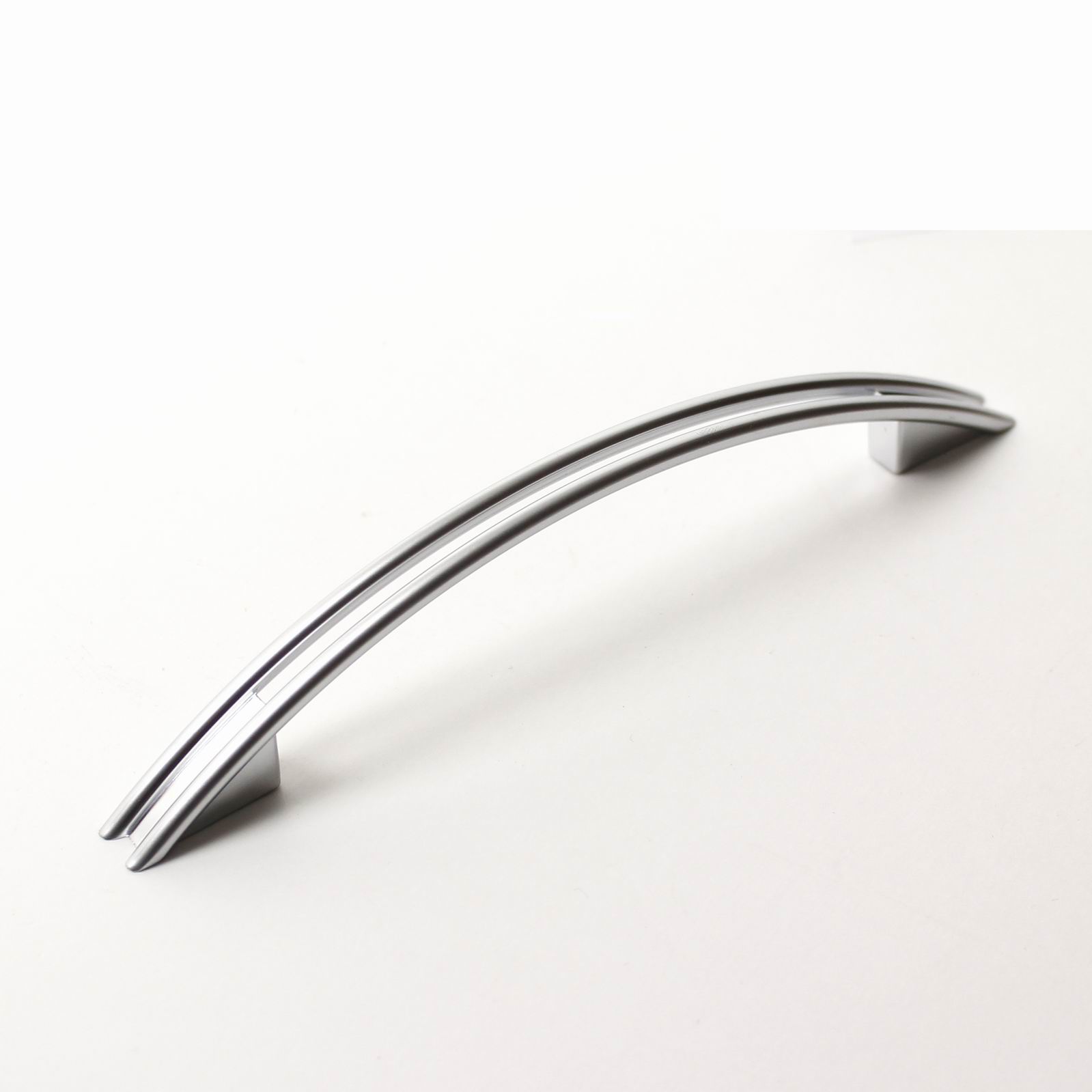 63137 úchytka MARTIN rozteč 128mm satén chrom