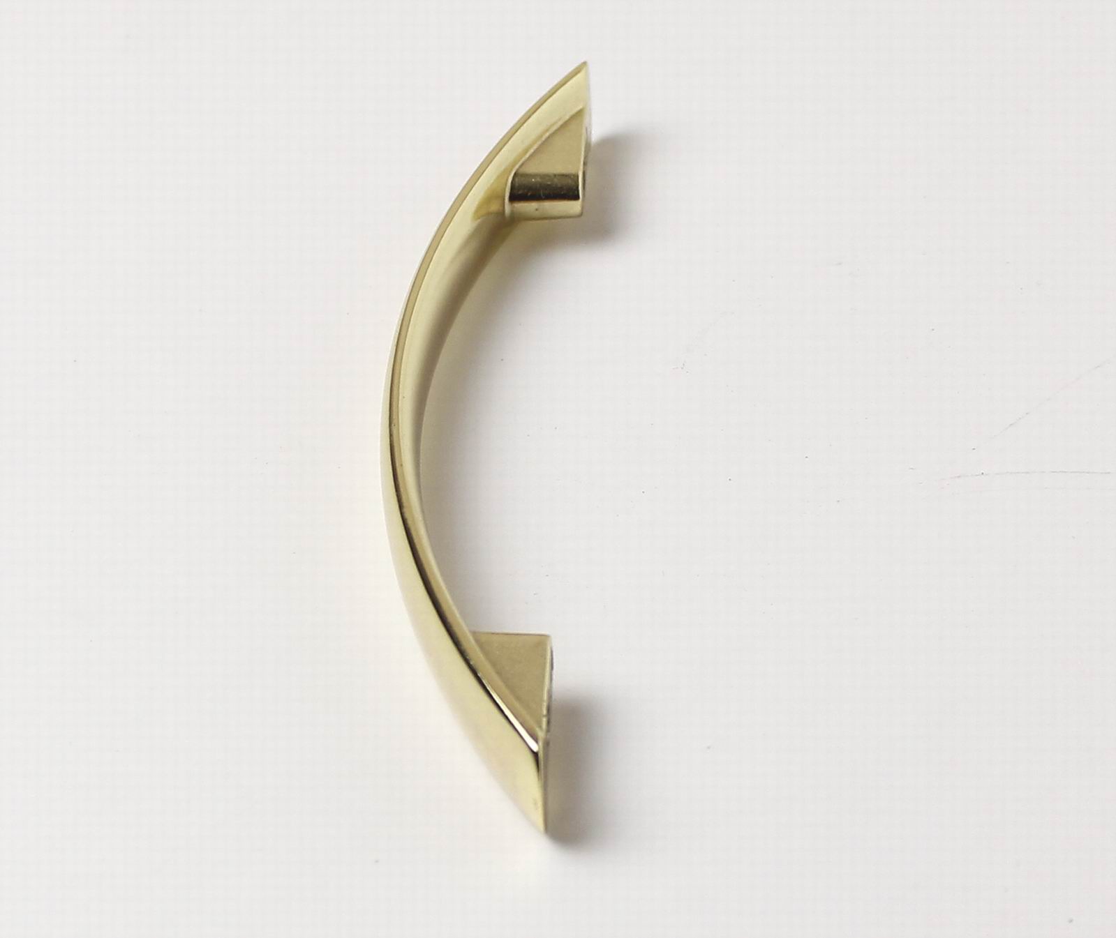 63172 úchytka CARMEN rozteč 96mm mosaz lesklá