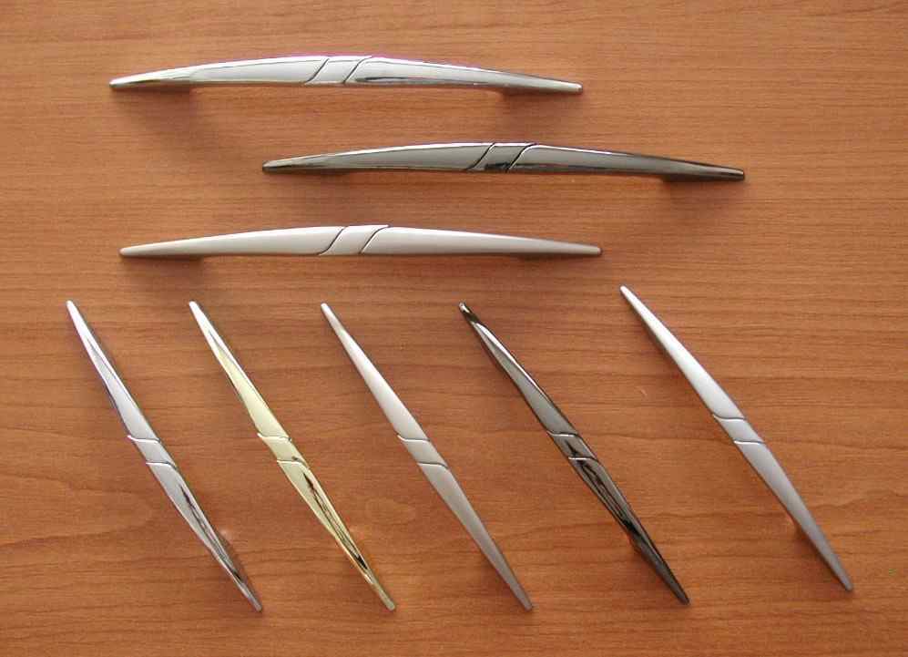 63207 úchytka BREDA rozteč 96mm satén chrom