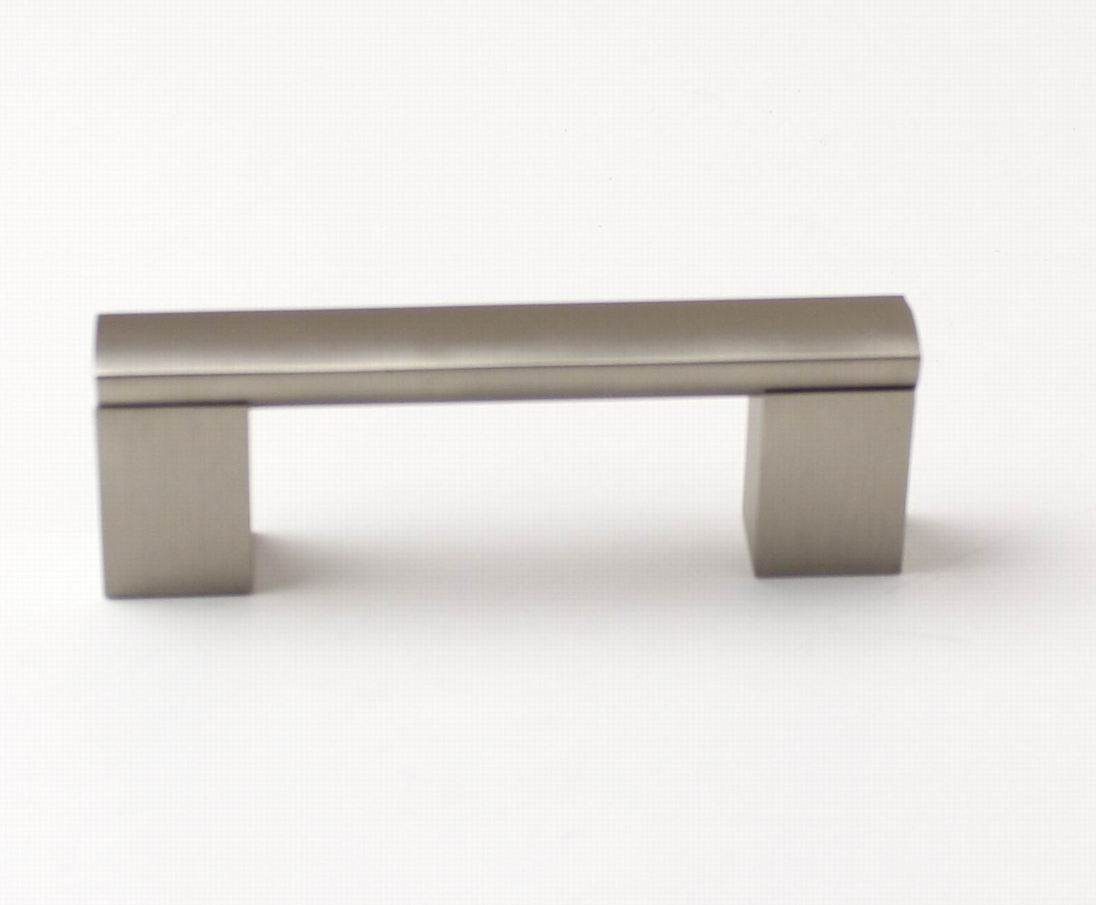 63489 úchytka PALMA rozteč 96mm broušený nikl