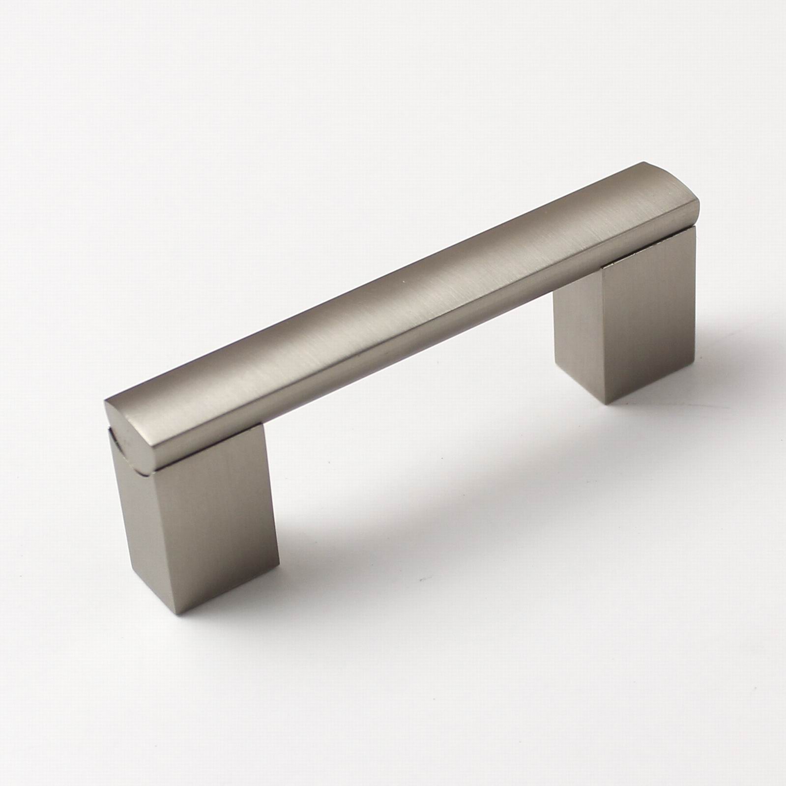 63489 úchytka PALMA rozteč 96mm broušený nikl