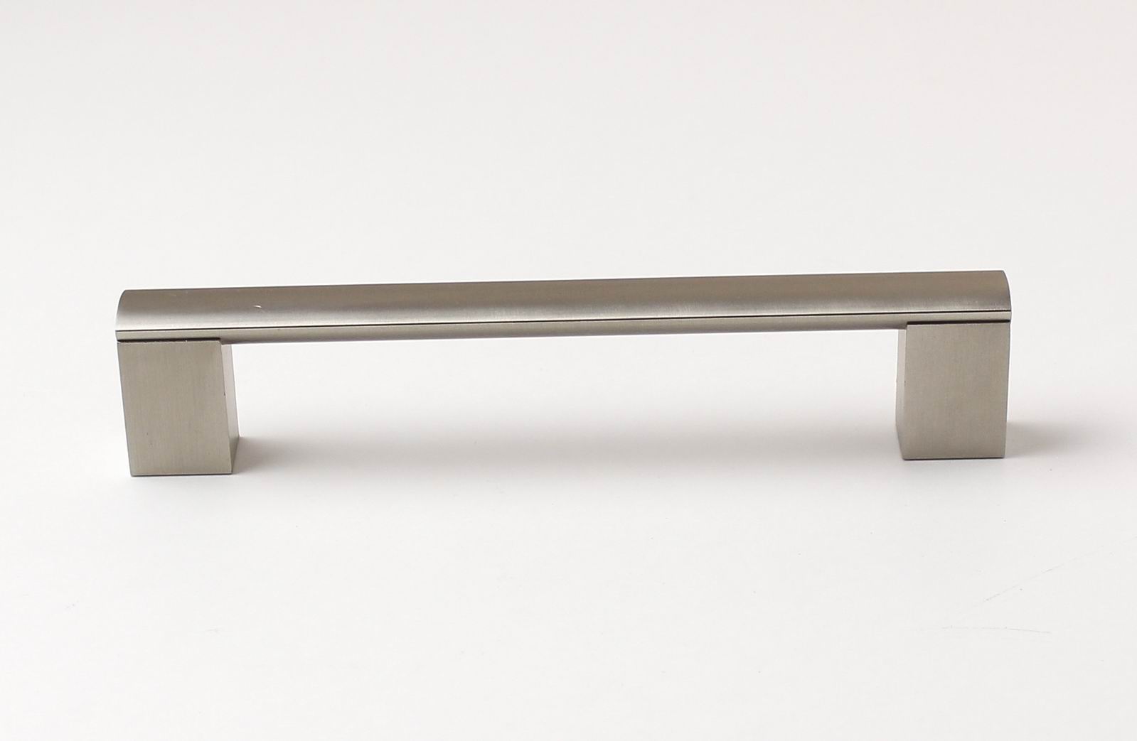 63491 úchytka PALMA rozteč 160mm broušený nikl