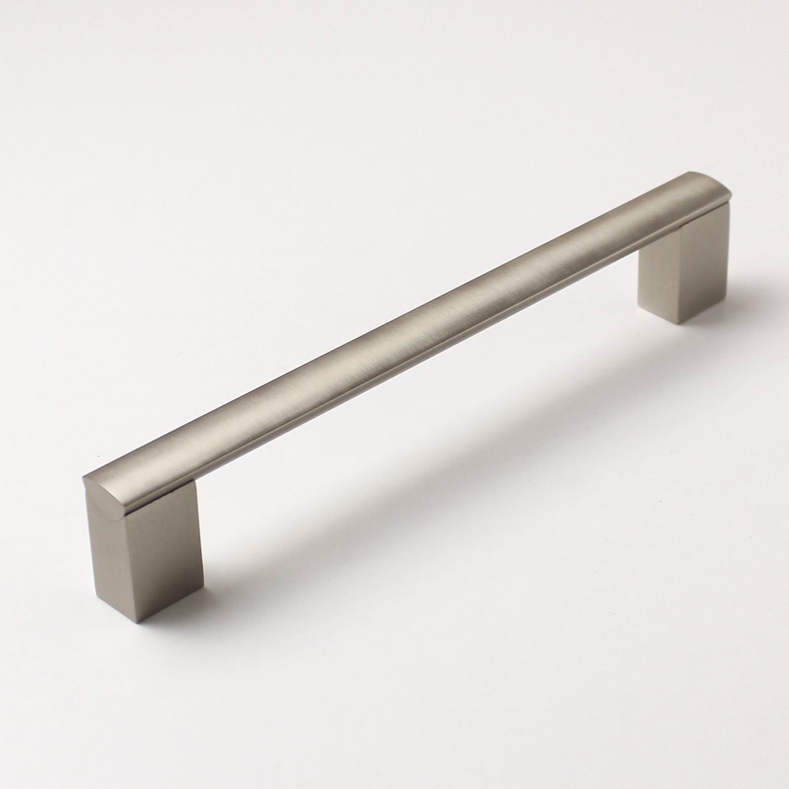 63492 úchytka PALMA rozteč 192mm broušený nikl