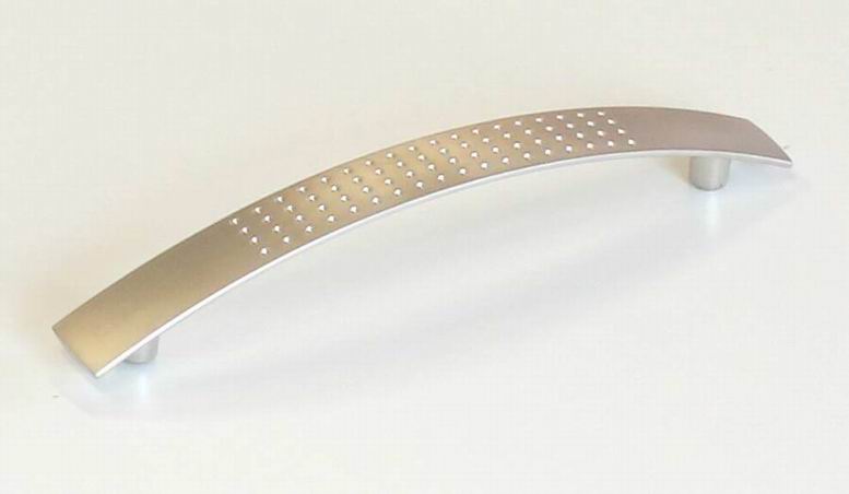 63513 úchytka ANNA rozteč 128mm nikl satén