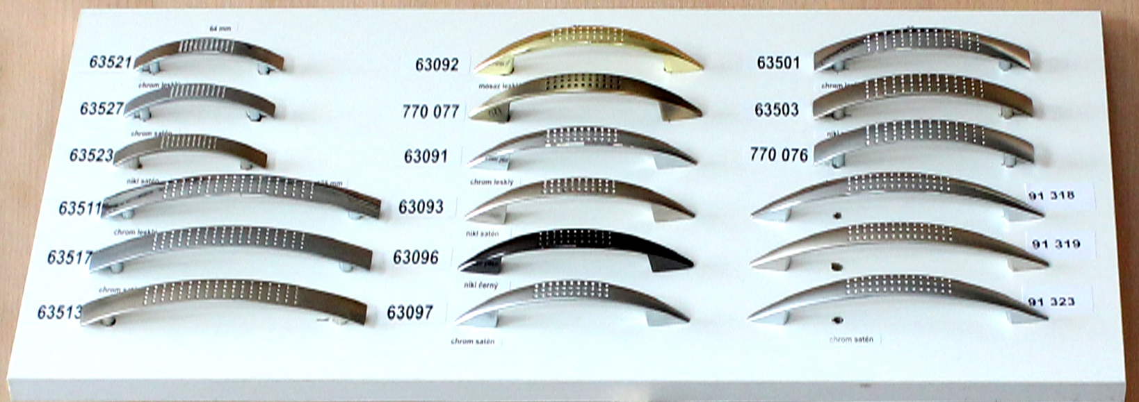 63527 úchytka ANNA rozteč 64mm satén chrom