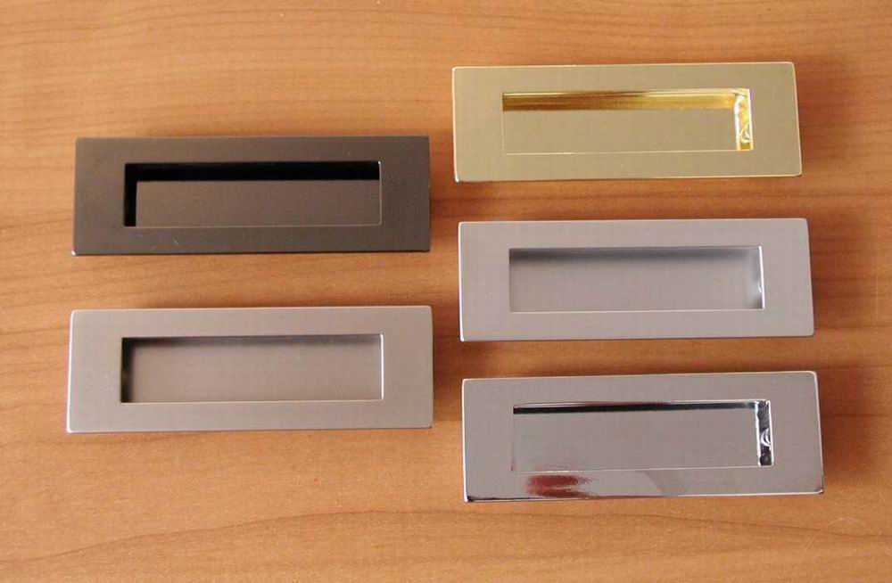 63613 úchytka LEONA rozteč 76mm nikl satén