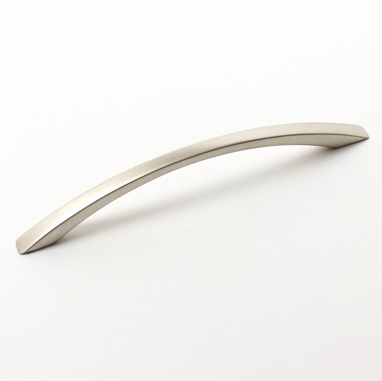 63703 úchytka TINA rozteč 128mm nikl satén