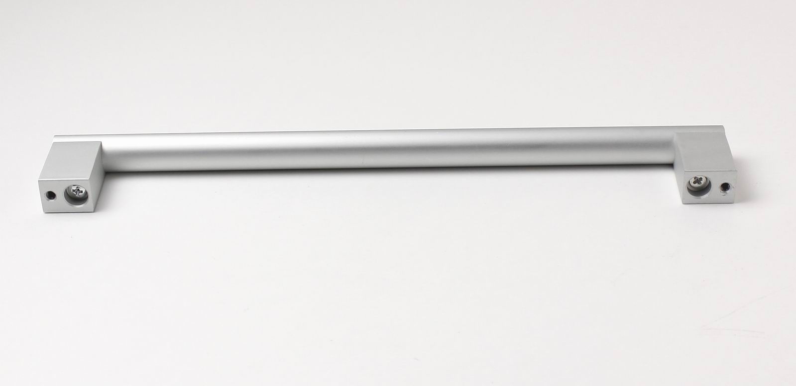 63729 úchytka XAVER rozteč 256mm hliník