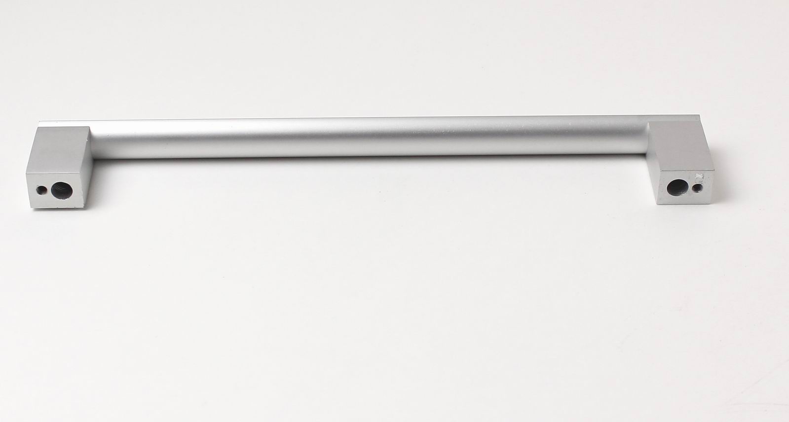 63734 úchytka XAVER rozteč 224mm hliník