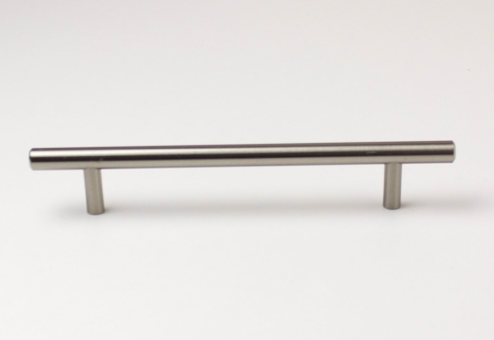 63822 úchytka HRAZDA rozteč 128mm broušený nikl